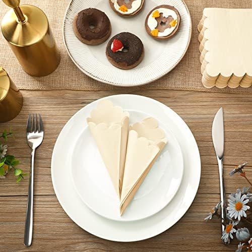 Fuutreo 100 Pcs Scalloped Cocktail Napkins